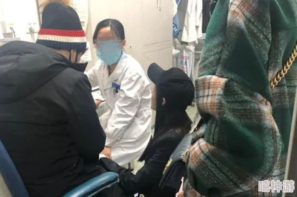 边吃奶边扎下面，网友纷纷表示这种行为太过奇怪，难以理解，有人认为这是对传统观念的挑战